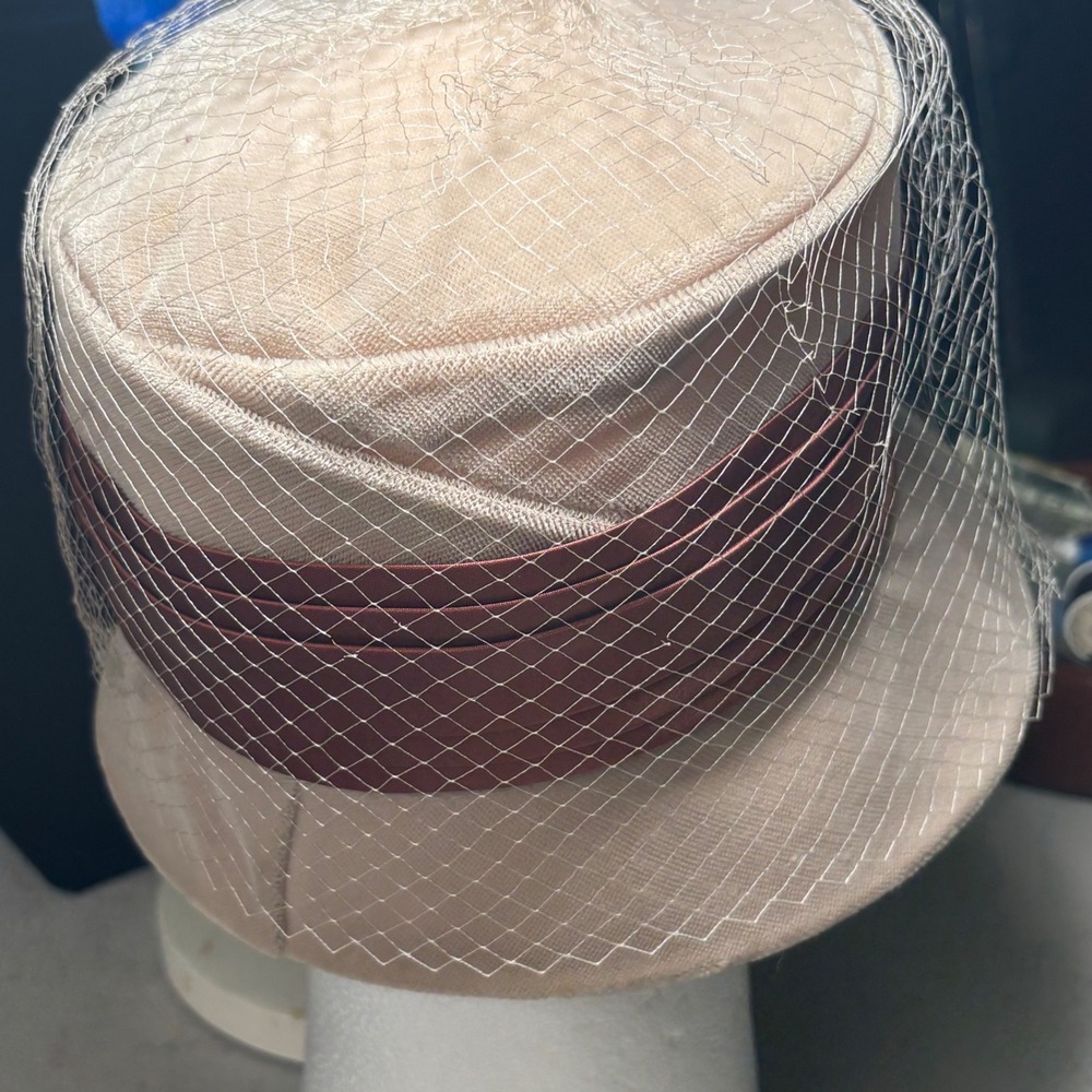 VTG Bucket Hat Cream Union Made Birdcage Veil Copper Satin Ribbon Band - Picture 2 of 15